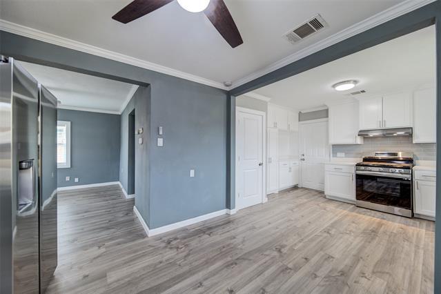Building Photo - 612 Elm St