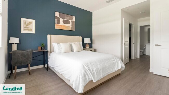 Foto del edificio - 7301 Lake Bank Lp