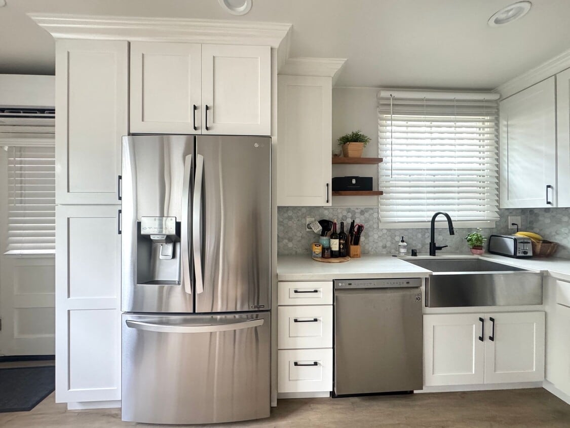 Stainless steel appliances including a dishwasher - 630 E San Antonio Dr