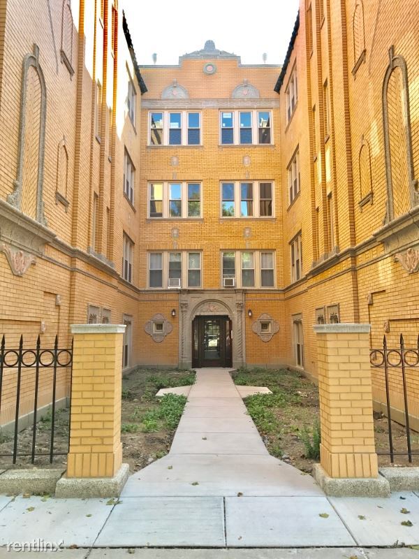 Primary Photo - 3407 W Balmoral Ave
