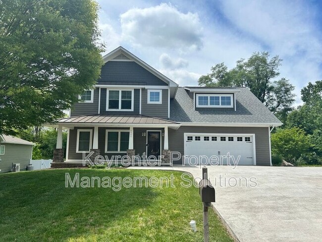 Building Photo - 2440 Belvue Rd