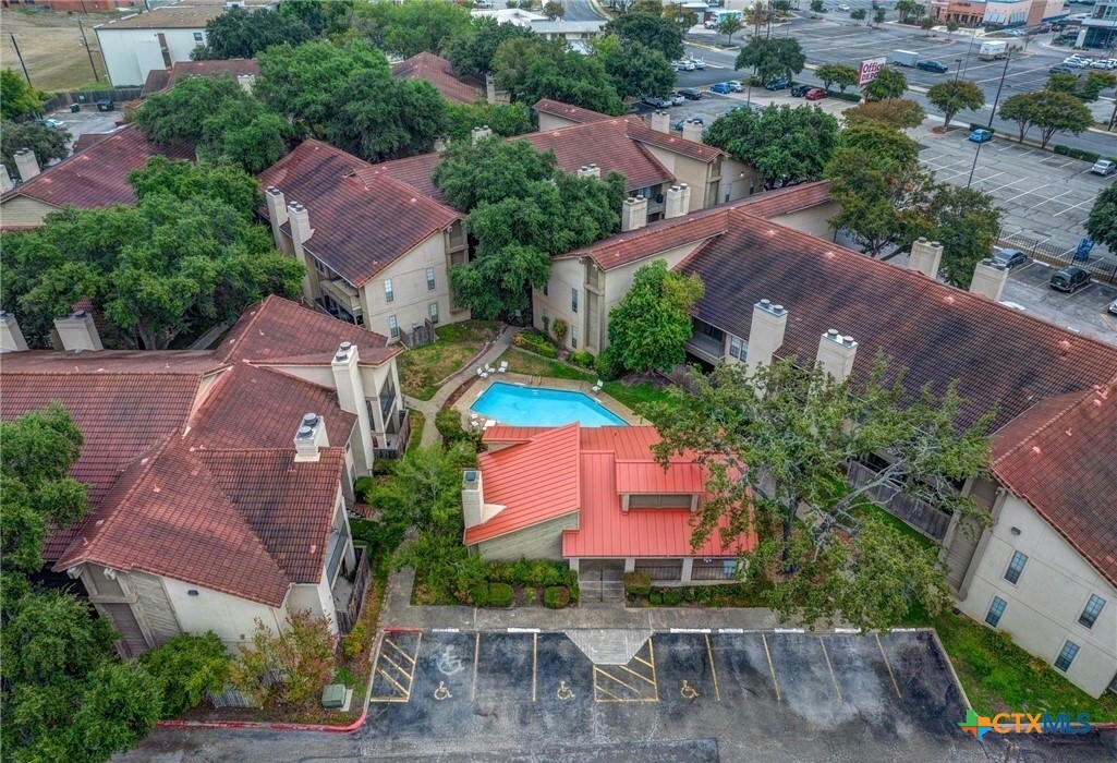 Primary Photo - 1202 Thorpe Ln