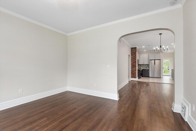 Foto del edificio - 719 Gladstone Ave