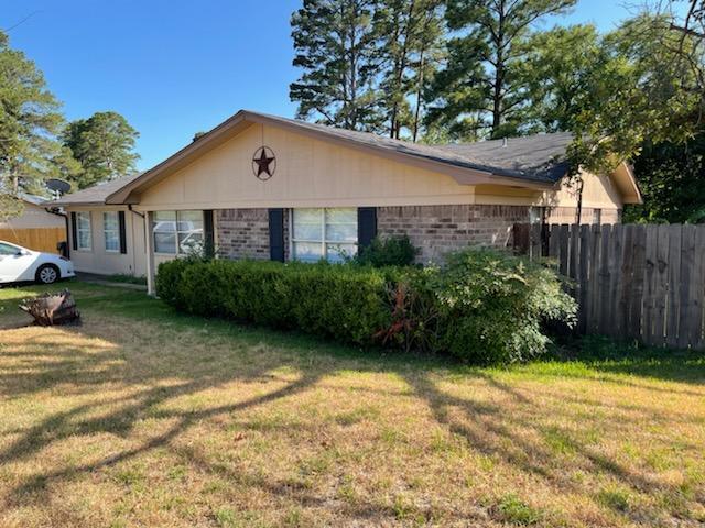 Foto del edificio - 10556 Rolling Pines Dr