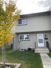 Building Photo - 195 Manora Pl NE