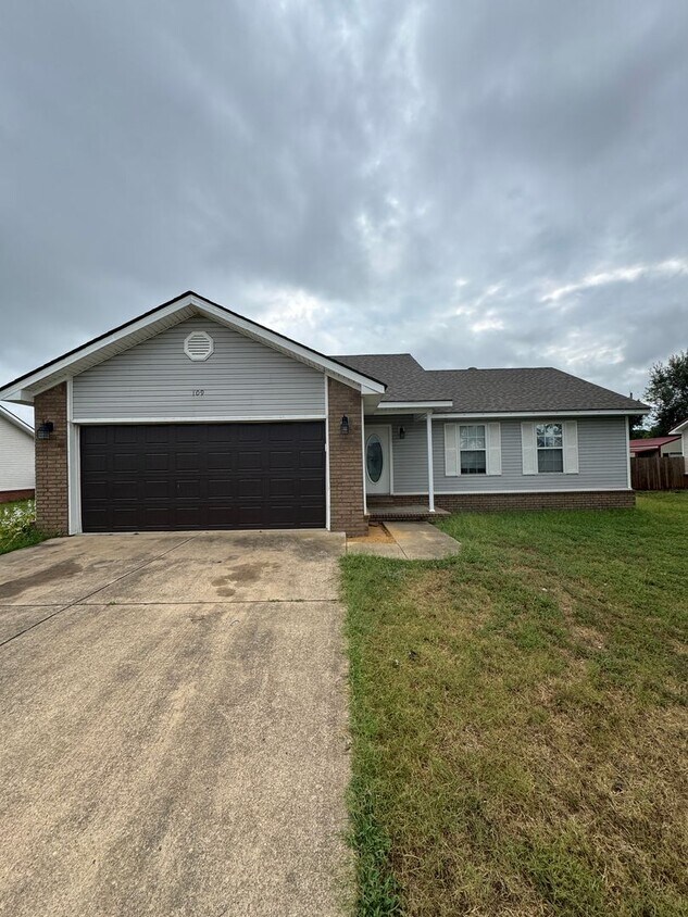 Foto principal - 3/2 In Bay Available now