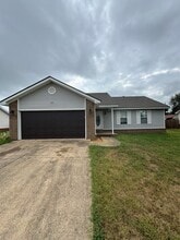 Building Photo - 109 Summer Leigh Cove