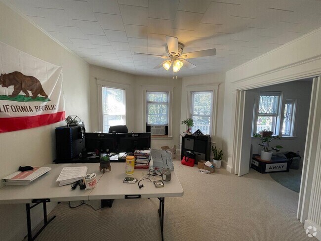 Building Photo - 105 Bromfield Rd