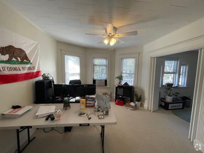 Building Photo - 105 Bromfield Rd