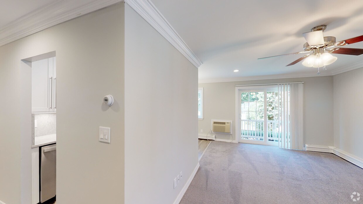 Photo - Fairfield Courtyard at Lake Grove Apartments