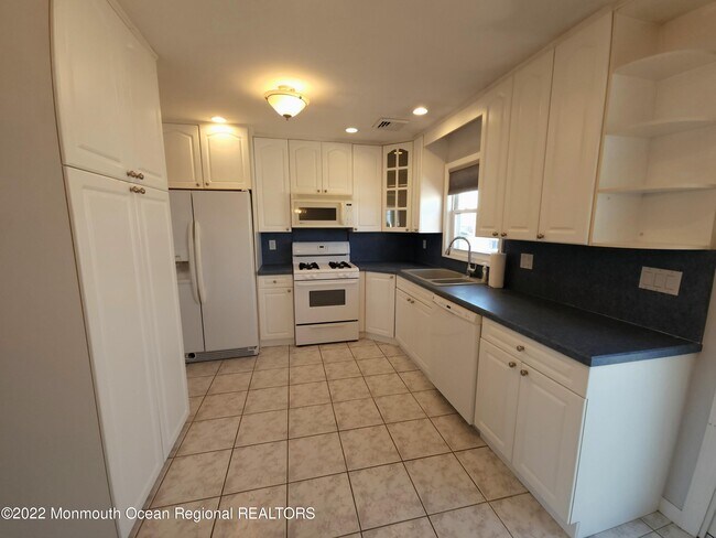 Foto del edificio - 4 Harbor View Ln