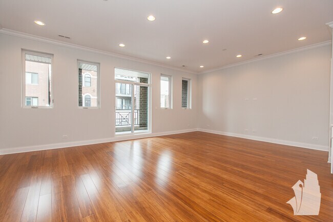 Foto del edificio - 2341 W North Ave