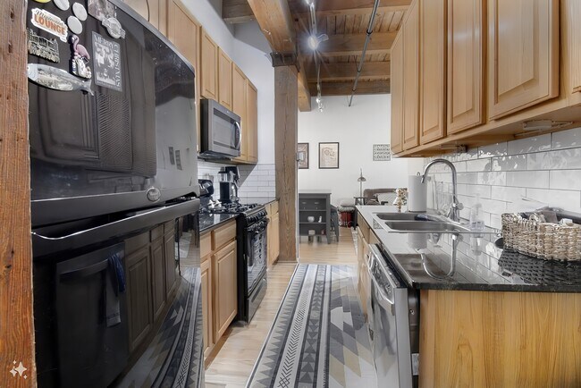 Foto del edificio - 1740 N Maplewood Ave