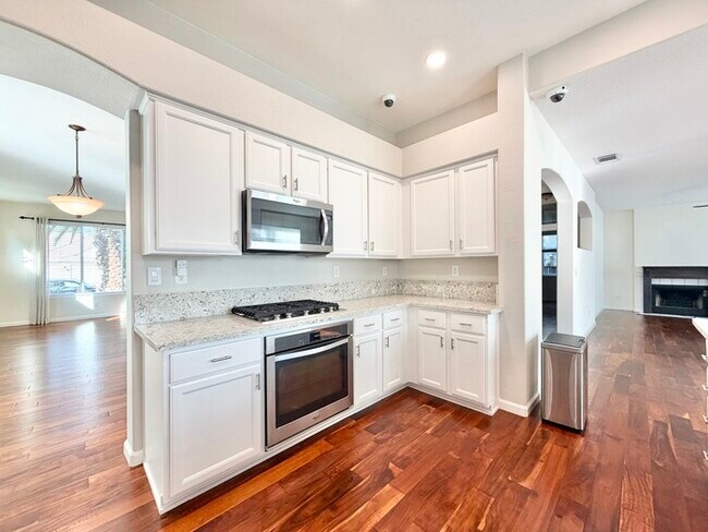 Foto del edificio - Spacious 5-Bedroom Rocklin Home with Private Backyard Oasis