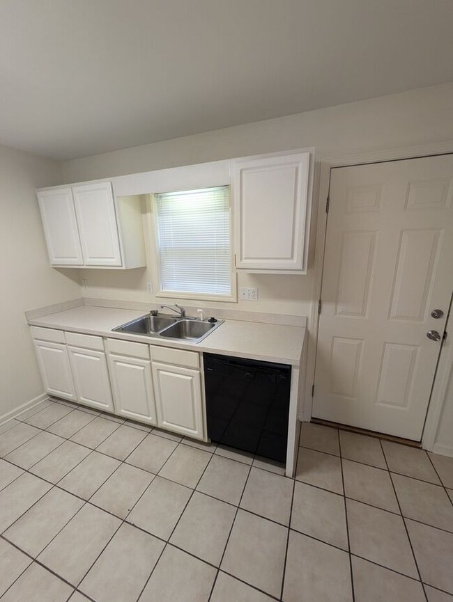 Foto del edificio - 2BD/2.5BA Unit at Water Oaks in Hickory