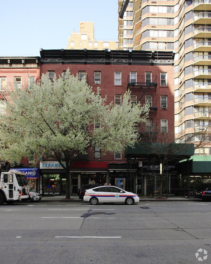 Foto principal - 1435 1st Ave