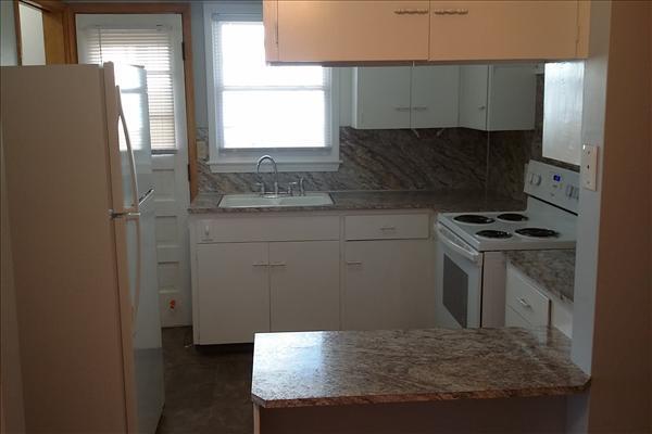 Foto del edificio - Raised Ranch Duplex