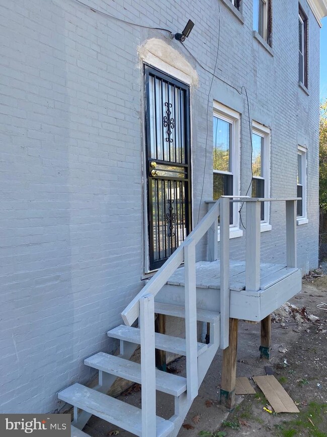 Building Photo - 5143 Westminster Ave