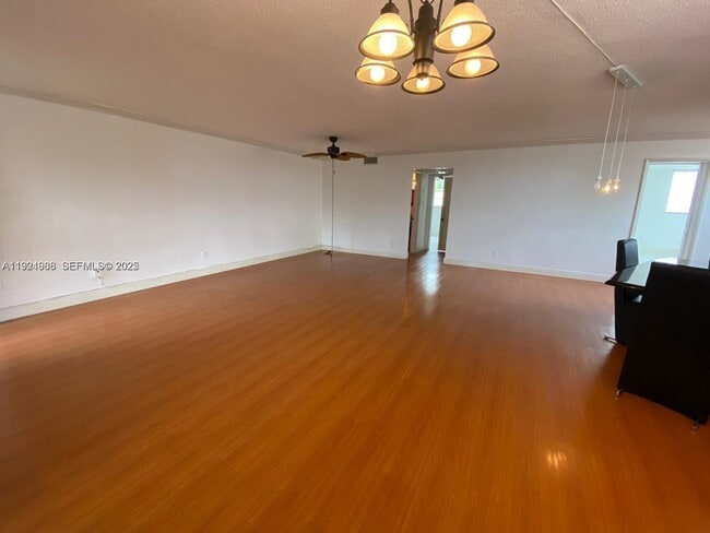 Foto del edificio - 1800 79th Street Causeway