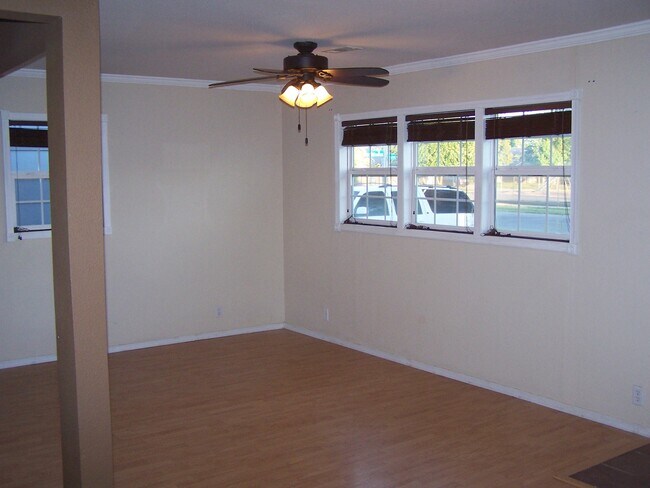Building Photo - 9220 E Funston St