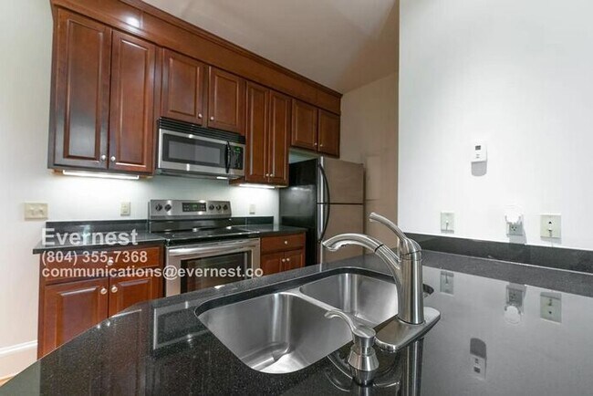 Foto del edificio - 1301 W Main St