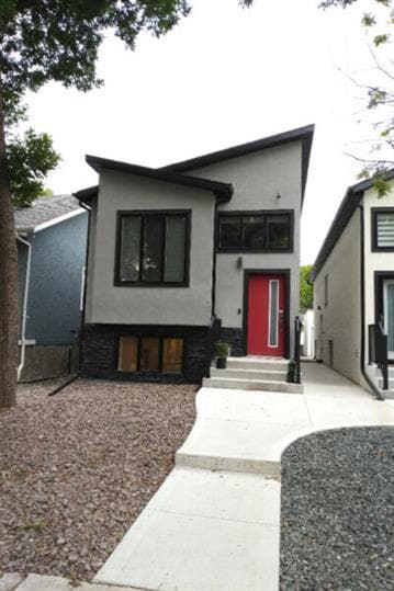 Building Photo - 111 Chandos Ave
