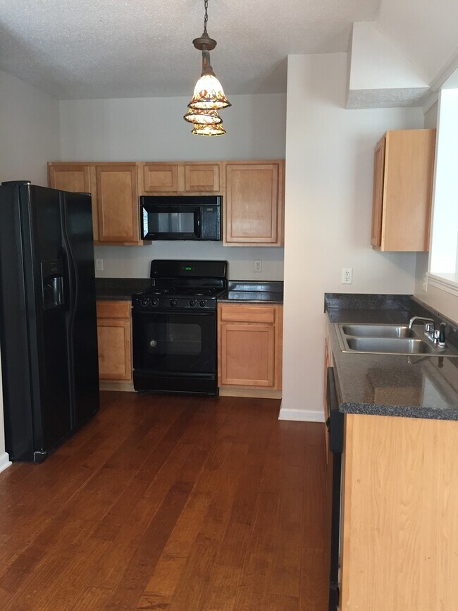 Building Photo - 230 Southwind Ln
