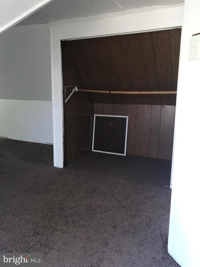 17 Martel St Unit B, Mantua Township, NJ 08051 Apartment for Rent in Mantua Township, NJ