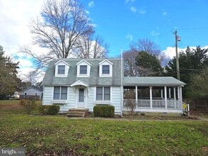 Building Photo - 6049 Parkers Creek Dr