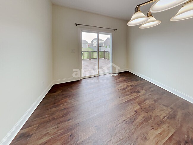 Foto del edificio - 7010 Bennett Dr.