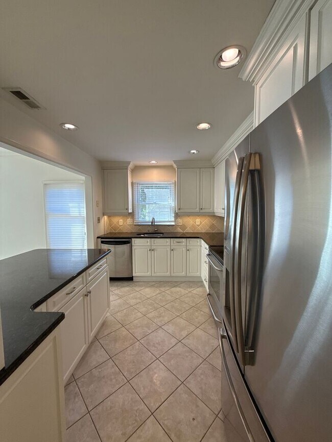 Foto del edificio - King John Condos