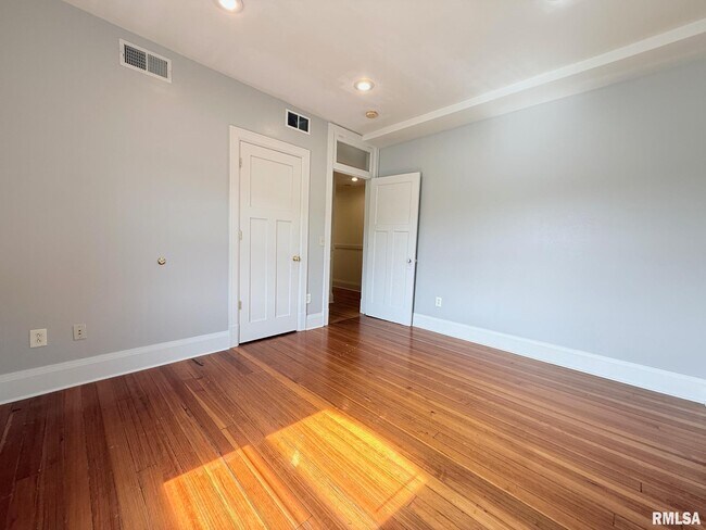 Foto del edificio - 421 13th St