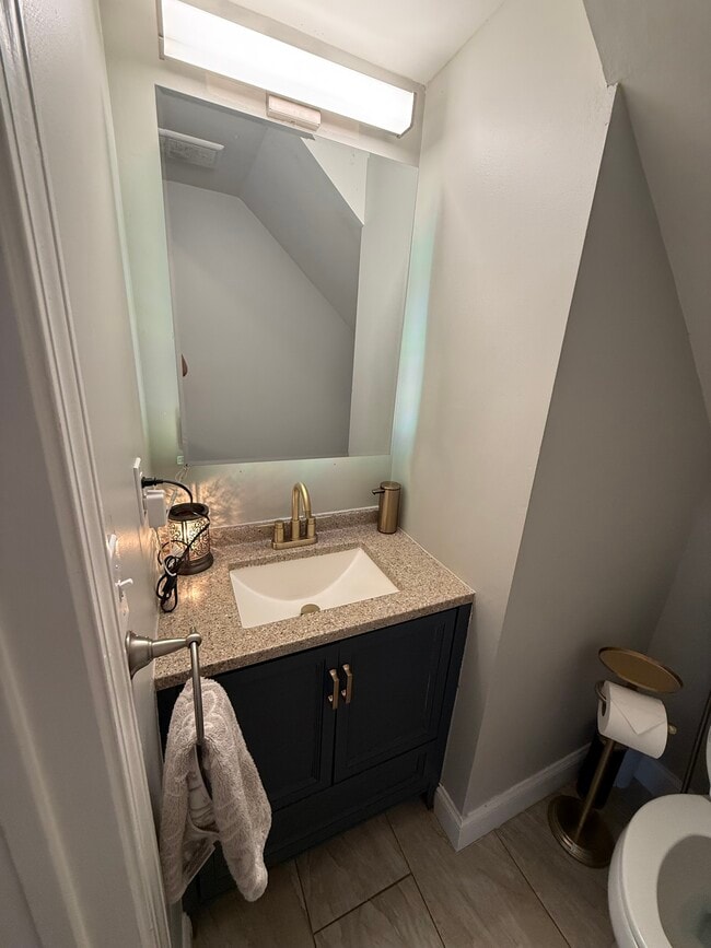 Building Photo - 36 Renaissance Ln