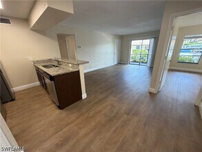 Building Photo - 5321 Summerlin Rd
