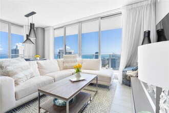 Building Photo - 4010 S Ocean Dr