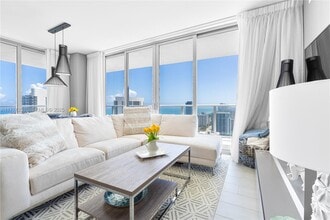 Building Photo - 4010 S Ocean Dr