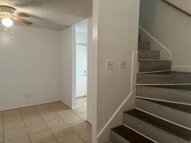 Building Photo - 402 Juniper Ct
