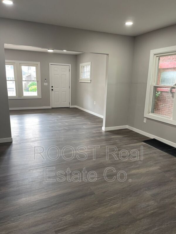 Building Photo - 1241 S Champion Ave