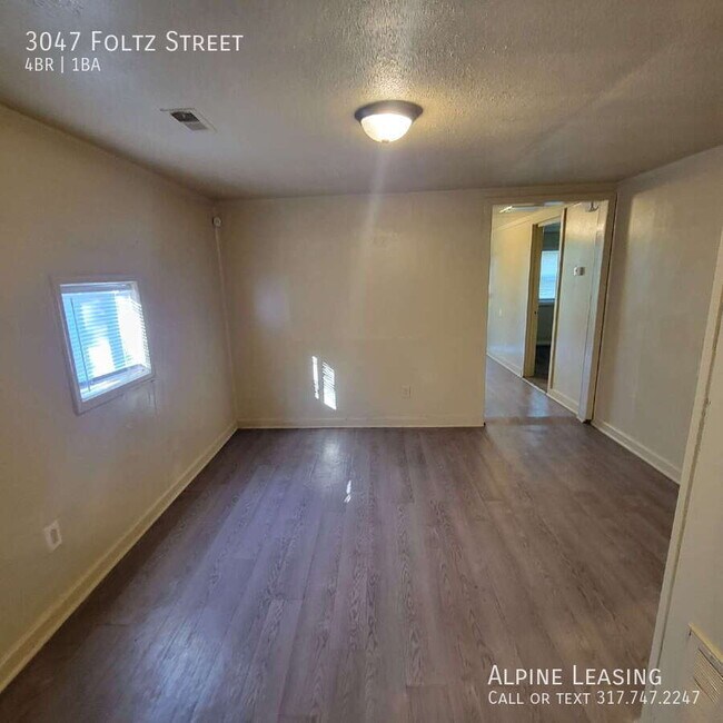 Foto del edificio - 3047 Foltz St