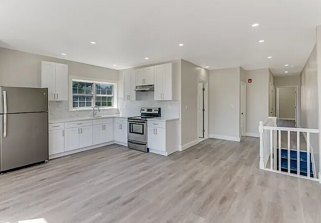 Photo - 1438 W York St Apartment