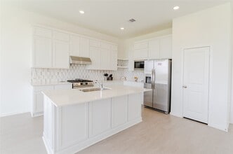 Building Photo - 6731 Iron Clover Dr