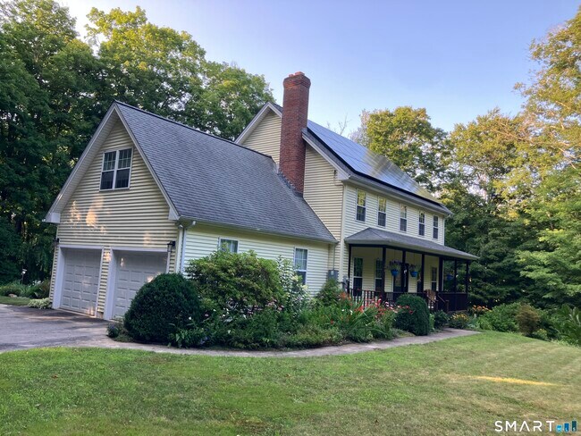 Foto del edificio - 144 Crane Hill Rd