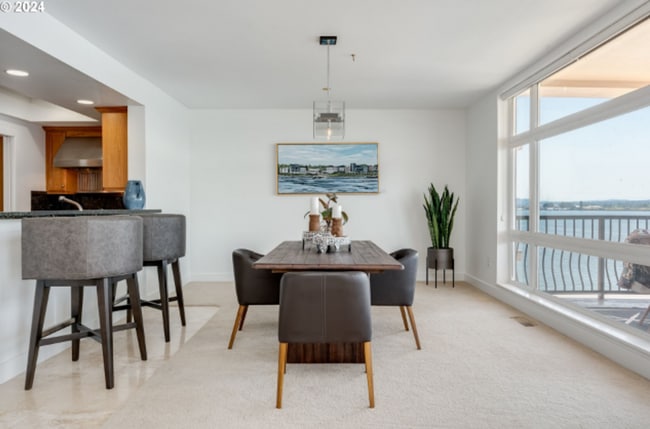 Building Photo - Elegant Riverfront Condo with Panoramic Views & Modern Comforts in Vancouver, WA