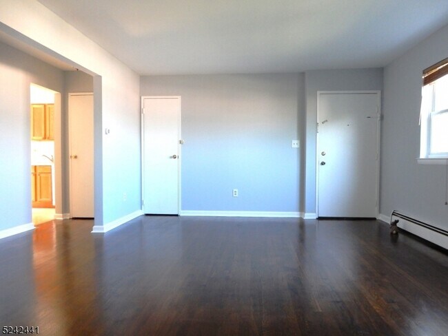 Foto del edificio - 2467 Route 10 Morris Plains-7A-7A