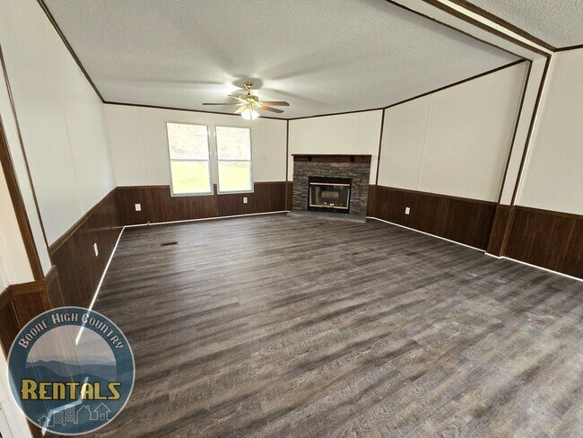 Foto del edificio - Newly Remodeled 3 Bedroom in Trade, TN