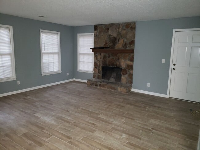 Building Photo - 5656 Heron Ct