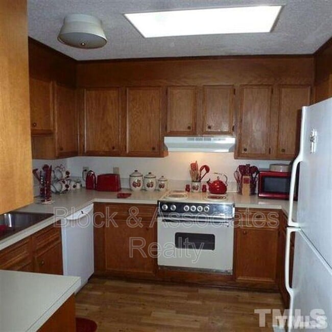 Building Photo - 124 Oak Hill Loop