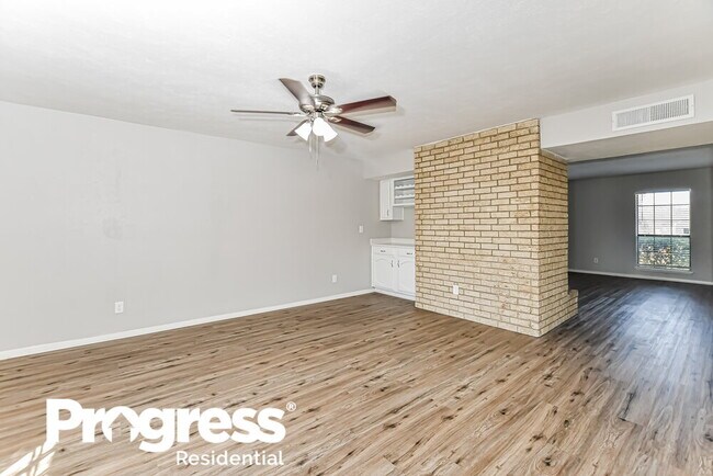 Foto del edificio - 413 Everest Ct