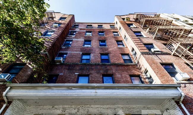 Building Photo - 2330 Ocean Ave