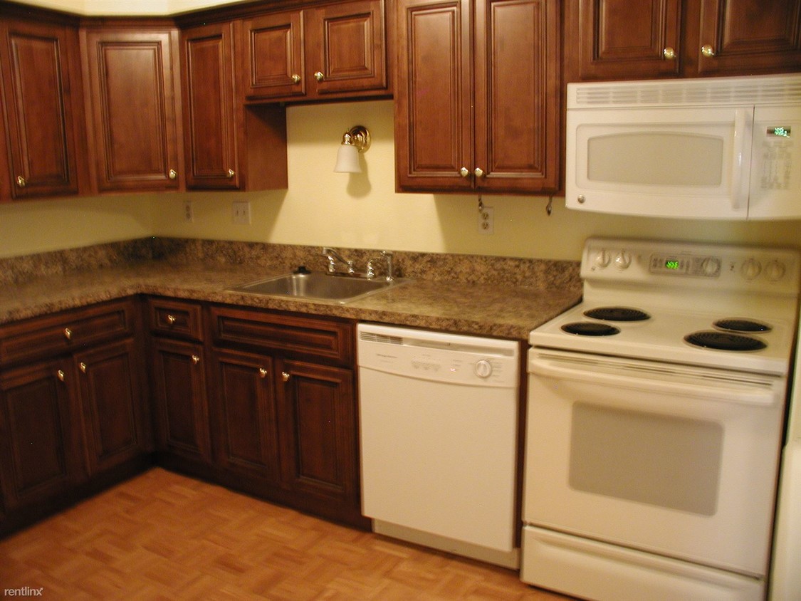 Foto principal - 39765 Village Wood Ln